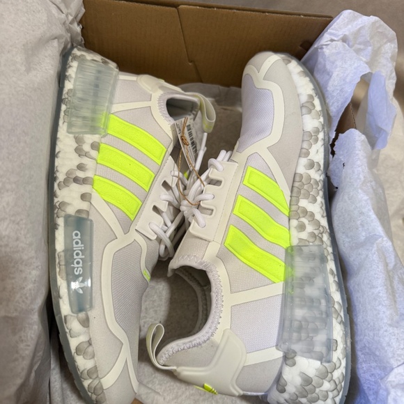 New Adidas NMD R1 Sneakers - Picture 2 of 3